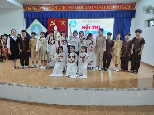 Hội thi kể chuyện theo sách